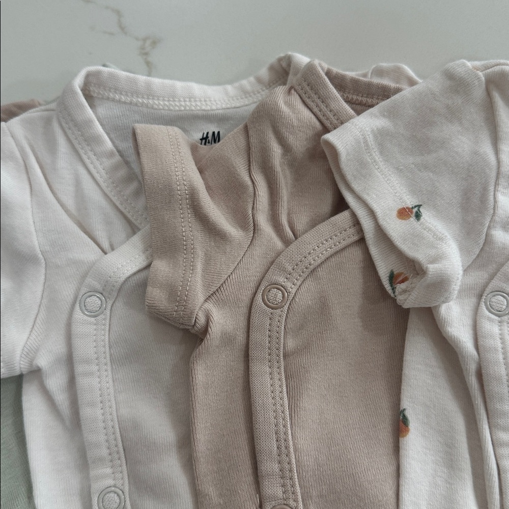 H&M Baby Kinomo Bodysuits in Soft Pastels - Picture 3 of 4